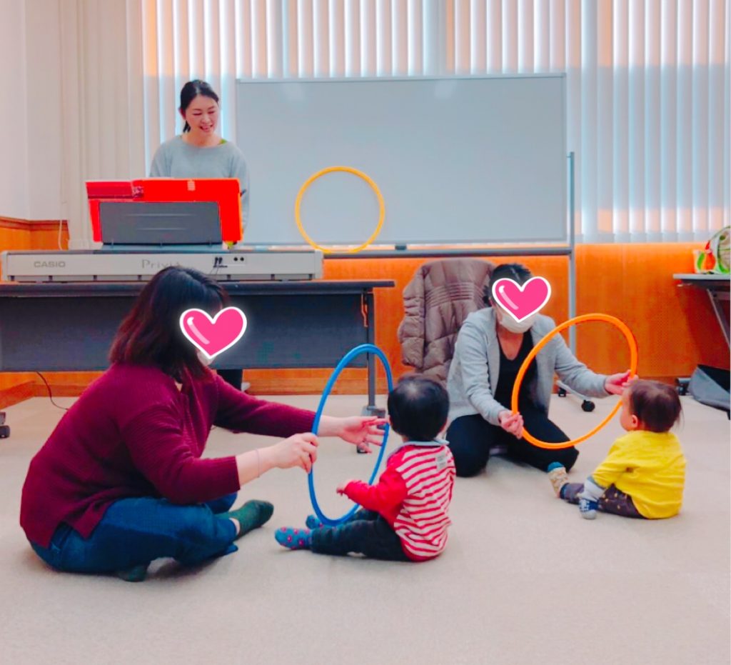 親子リトミックレッスン風景